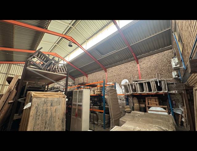 765M² WAREHOUSE TO LET IN KRAMERVILLE